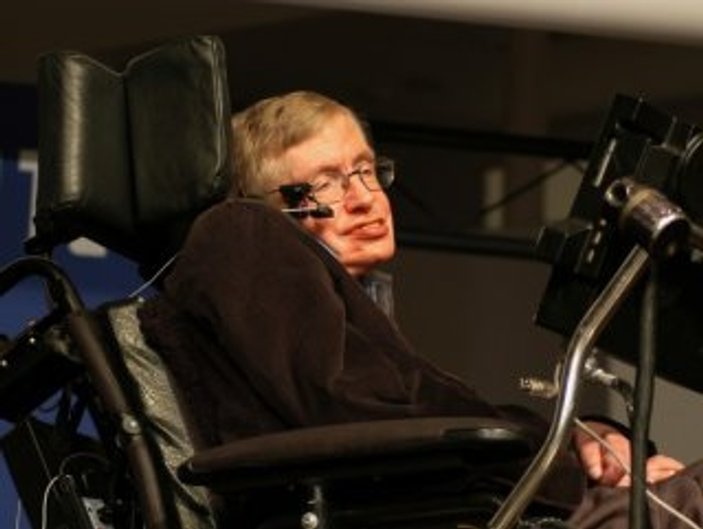 Stephen Hawking: Yapay zeka insanlığın sonunu getirebilir