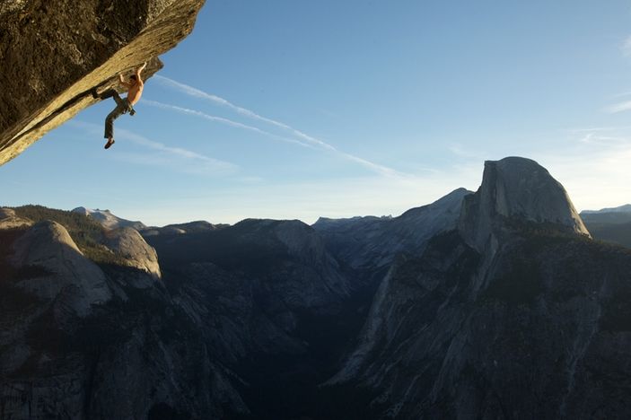 ABD'li ünlü dağcı izinsiz atlayışta hayatını kaybetti