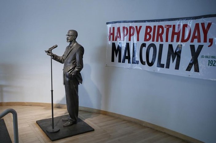Malcolm X öldürüldüğü salonda anıldı