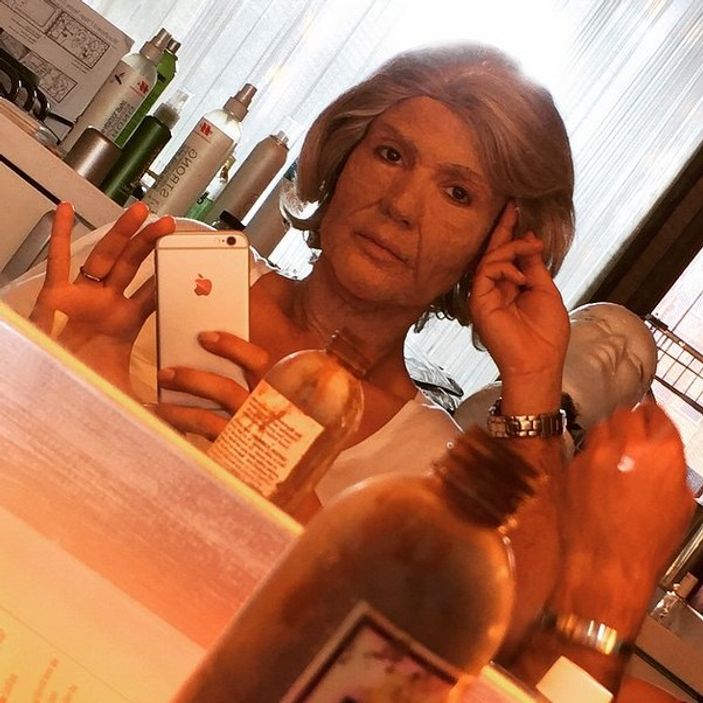 Gülben Ergen yaşlılık makyajı yaptırdı