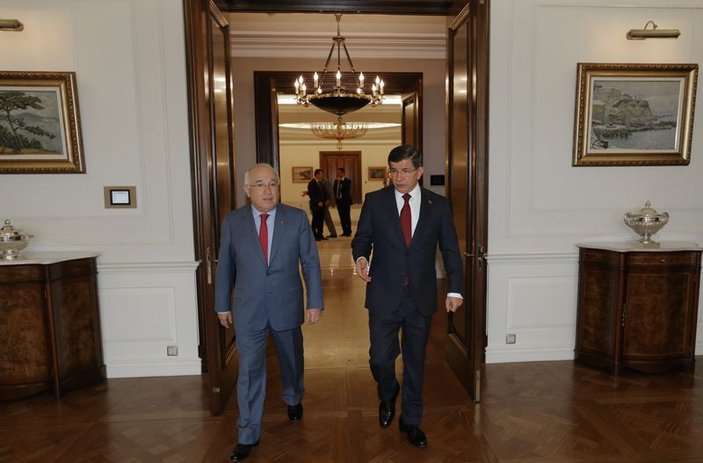 Cemil Çiçek'ten Başbakan Davutoğlu'na veda ziyareti