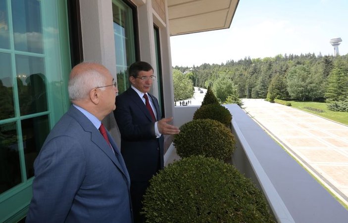 Cemil Çiçek'ten Başbakan Davutoğlu'na veda ziyareti