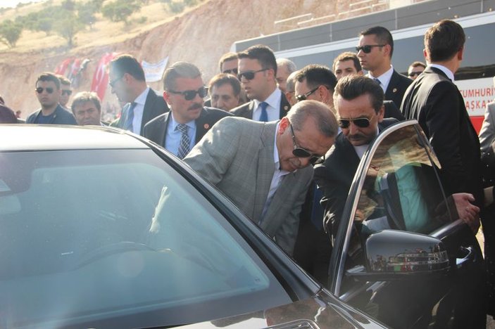 Erdoğan makam aracı ile köprüde ilk sürüşü kendisi yaptı