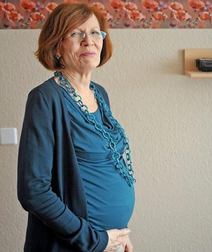 Almanya'da 65 yaşında dördüz bekleyen kadın doğum yaptı