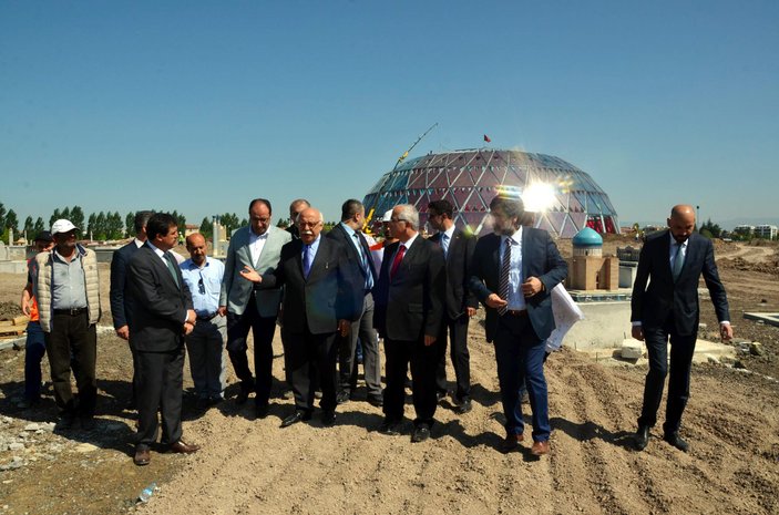 Bakan Avcı Eskişehir'de açık hava müzesi inşaatını gezdi