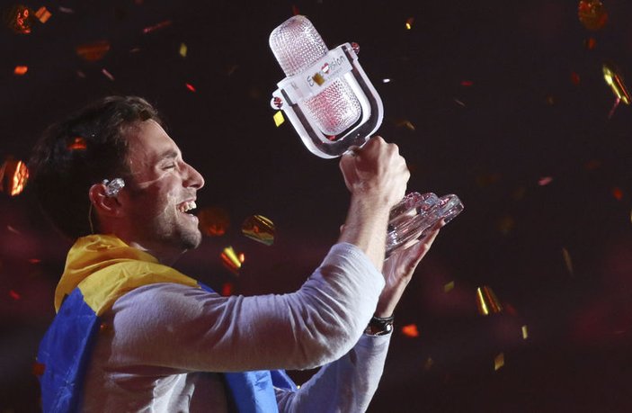Eurovision 2015'in kazananı İsveç'ten Måns Zelmerlöw