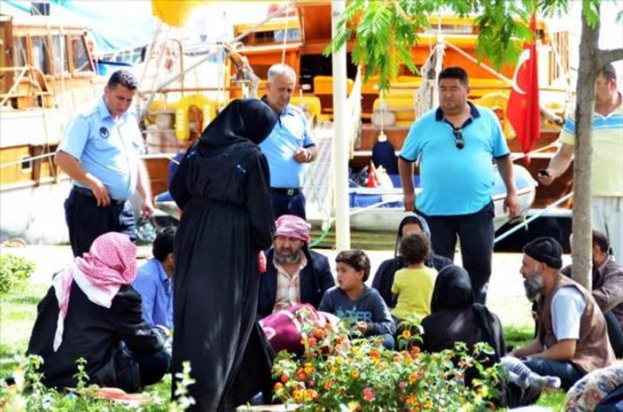 Suriyeliler turistler gelecek diye Bodrum'dan gönderildi