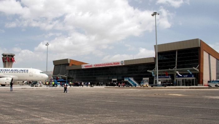 Davutoğlu Yüksekova Havalimanı açılış töreninde konuştu