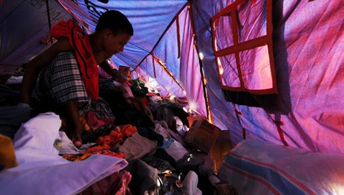 Rohingyalı Müslümanlar kamplarda yaşam mücadelesi veriyor