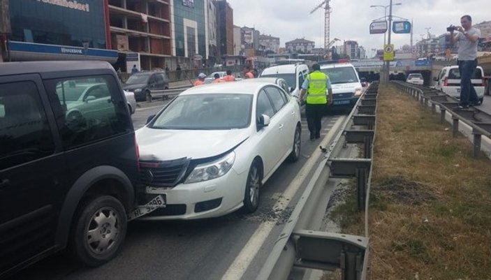 İstanbul'da 11 araç birbirine girdi