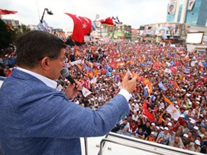 Başbakan Davutoğlu İstanbul'da 10 ilçede konuştu