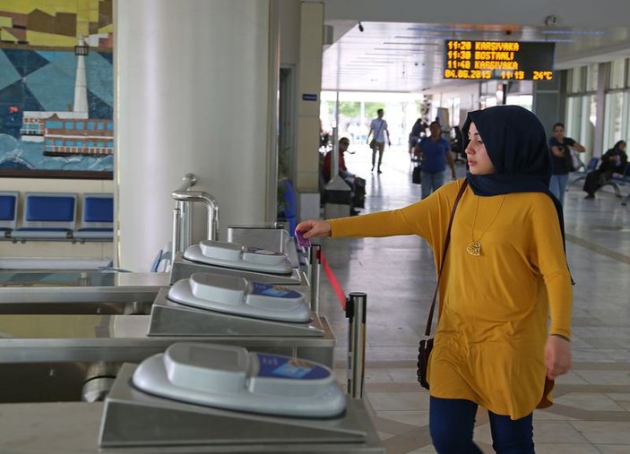 İzmir'de toplu ulaşım 4 günden beri ücretsiz