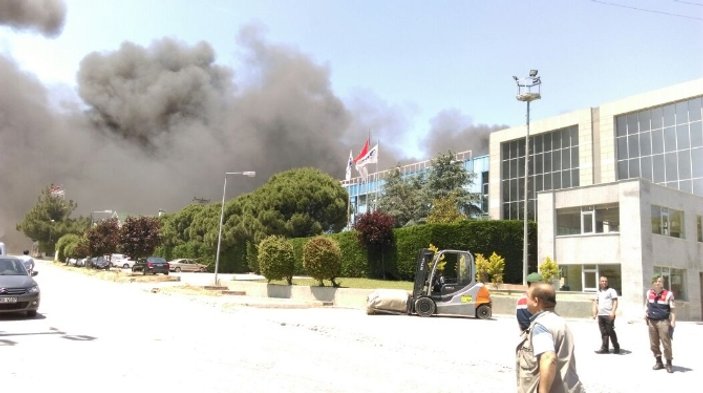 Silivri'de korkutan fabrika yangını
