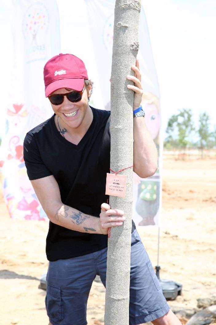 Sinan Akçıl ağaç dikti