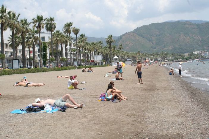 Bodrum'da oyunu kullanan plaja koştu