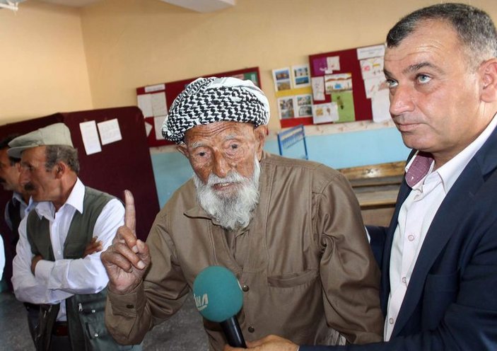 Siirt'te yaşayan 130 yaşındaki seçmen oyunu kullandı