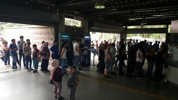 İzmir'de ulaşım sorunu devam ediyor