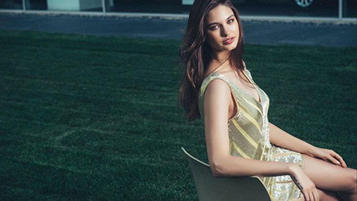 Türkiye güzeli Ecem Çırpan göbeğinden şikayetçi