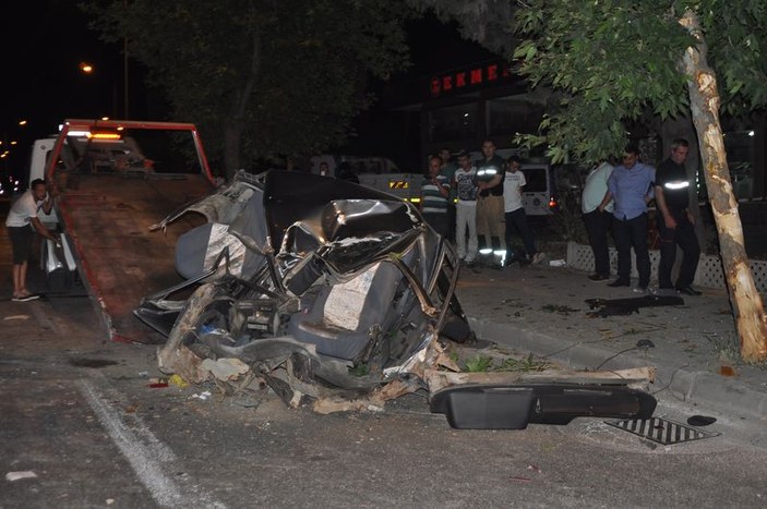 İzmir'de otomobil takla attı: 1 ölü 2 yaralı