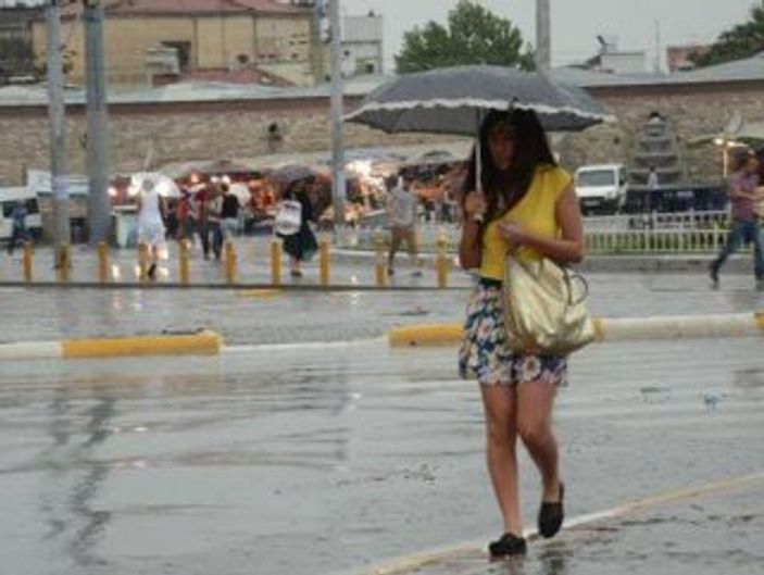 İstanbul'a beklenen yağmur geldi