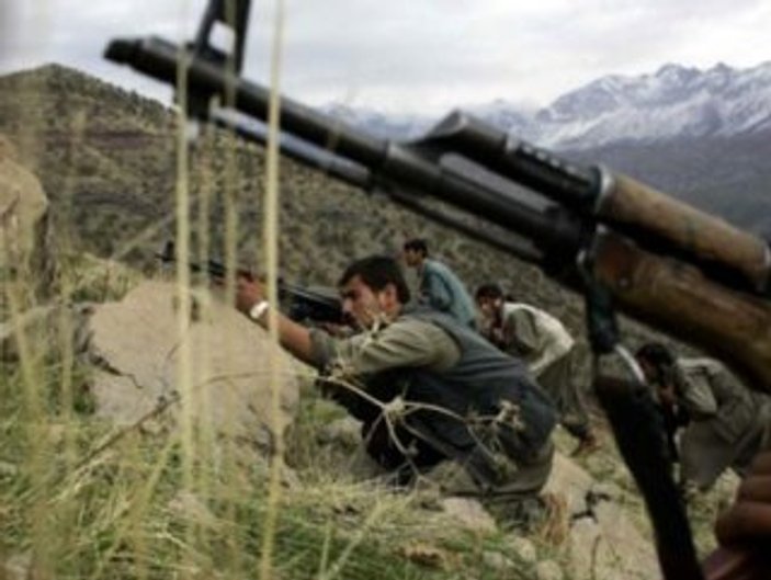 PKK Hakkari'de askere saldırdı