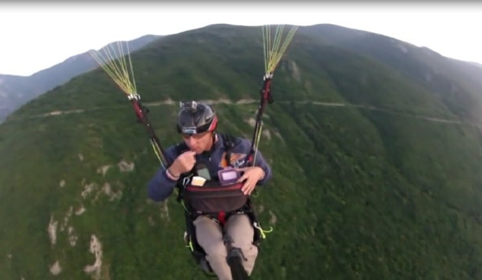 Bursalı paraşütçü 800 metre yükseklikte oruç açtı