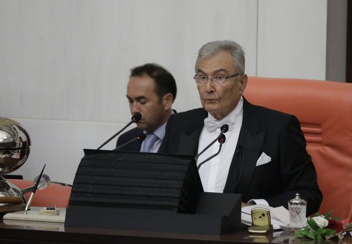 Deniz Baykal açılış konuşmasını yaptı