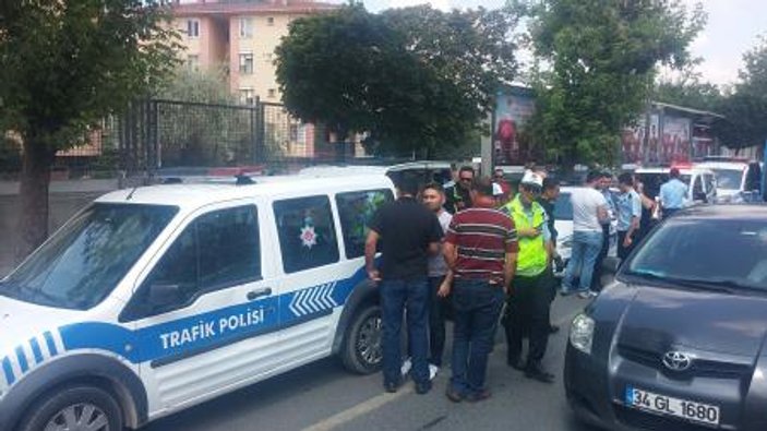 İstanbul'da trafik polisi tartıştığı minibüsçüyü vurdu