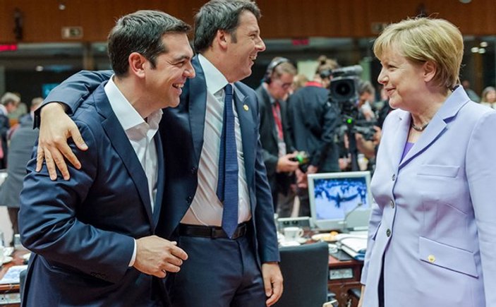 Merkel, Çipras ve Renzi'nin keyifli halleri