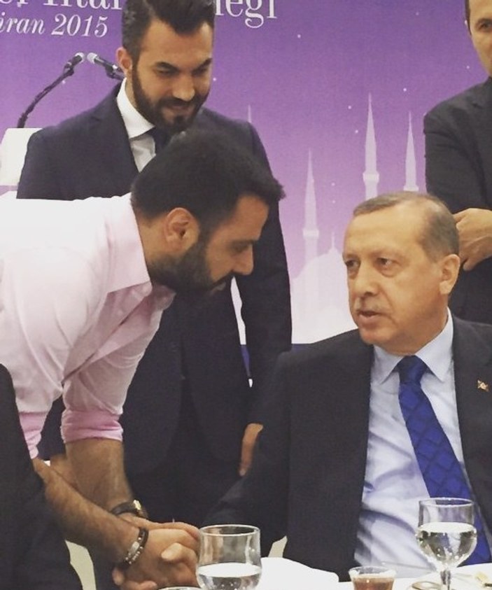 Erdoğan'la fotoğrafını paylaşan Alişan linç edildi
