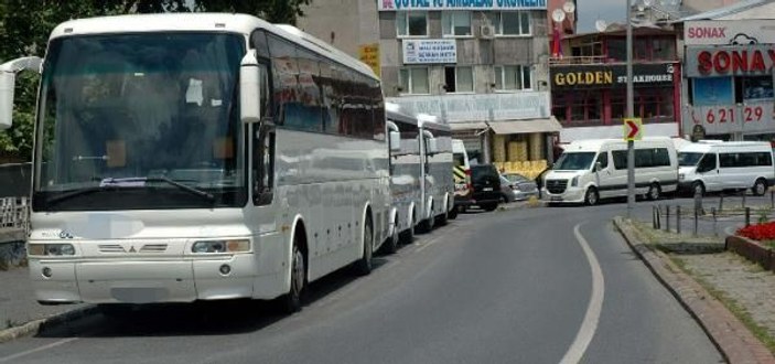 Servis araçları İstanbul trafiğini boğuyor