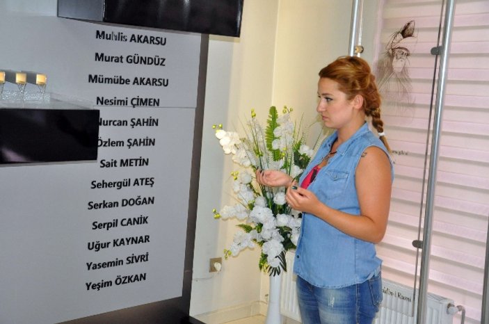 Madımak Olayları'nın anısına Sivas'ta karanfil bırakıldı