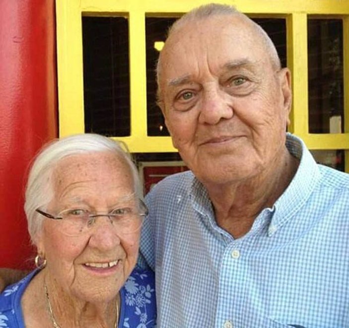 75 yıllık evli çift aynı yatakta vefat etti