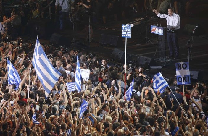 Tsipras: Yunan halkından onurlu bir hayır bekliyorum