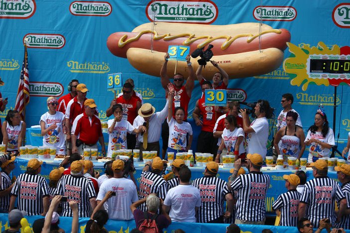 ABD'de sosisli yeme yarışması düzenlendi
