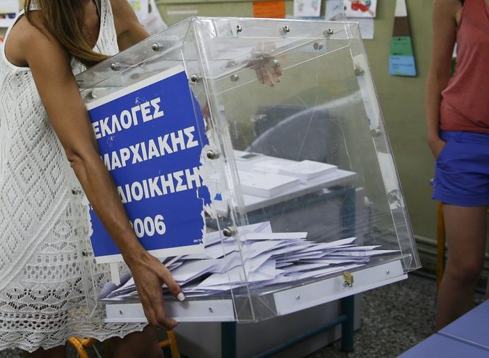 Yunanistan'da referandum için oy verme işlemi tamamlandı