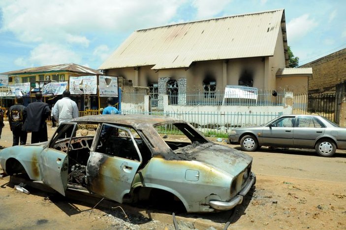 Nijerya'da bombalı saldırı: 20 ölü