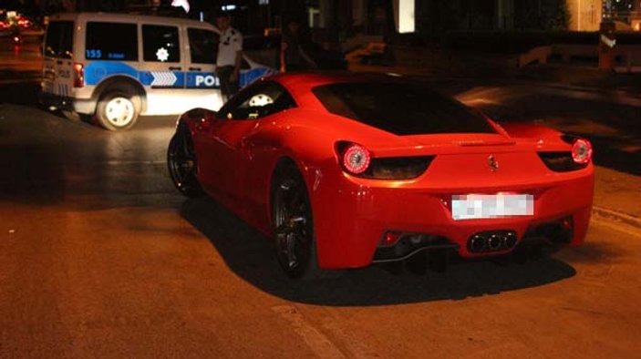 Kadıköy'de modifiyeli araçlara ceza verildi