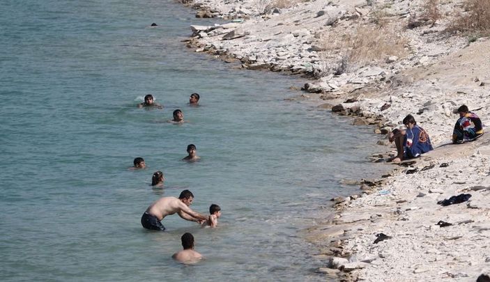Şanlıurfa'da Atatürk barajı göletine akın
