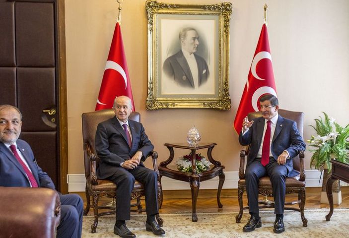 Davutoğlu ile Bahçeli bir araya geldi