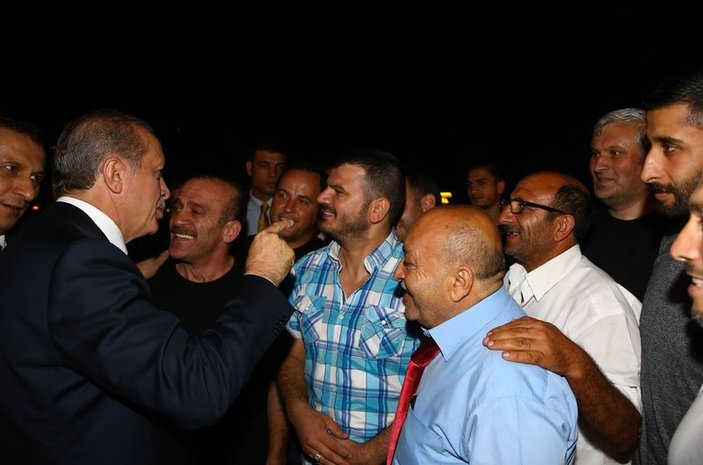 Cumhurbaşkanı Erdoğan'dan minibüsçülere sürpriz ziyaret