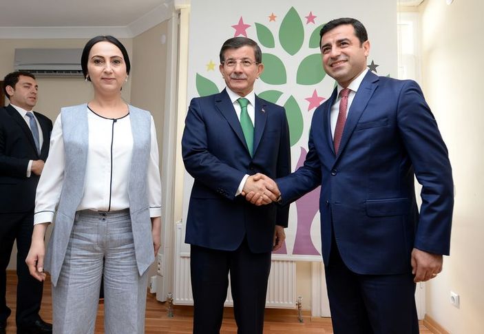 Davutoğlu HDP'yi ziyaret etti