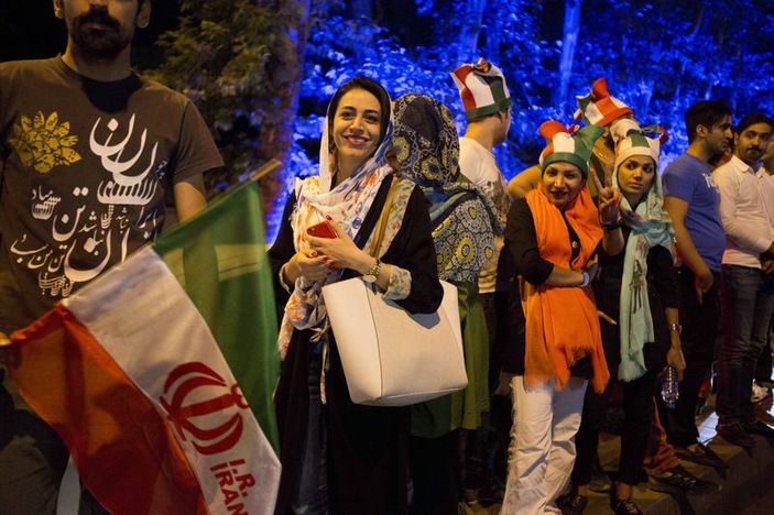 İran'da nükleer anlaşma kutlandı