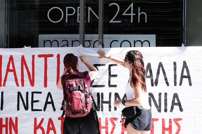 Yunanistan'da çalışanların 'pazar' protestosu