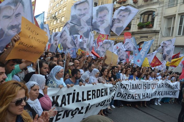 Suruç saldırısı Taksim'de protesto edildi