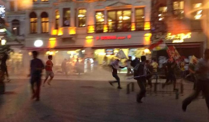 Suruç saldırısı Taksim'de protesto edildi