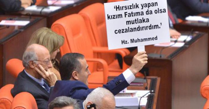 İhsan Özkes CHP'den istifa etti