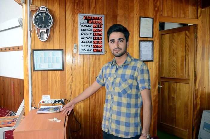 İmam Suriyeli hırsıza tövbe namazı kıldırdı