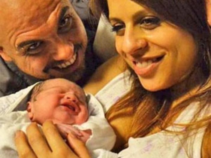 Arjantinli milletvekili Meclis'te bebeğini emzirdi