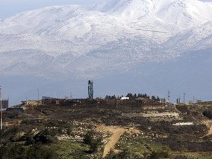 İsrail Golan Tepeleri'nde hendek kazıyor